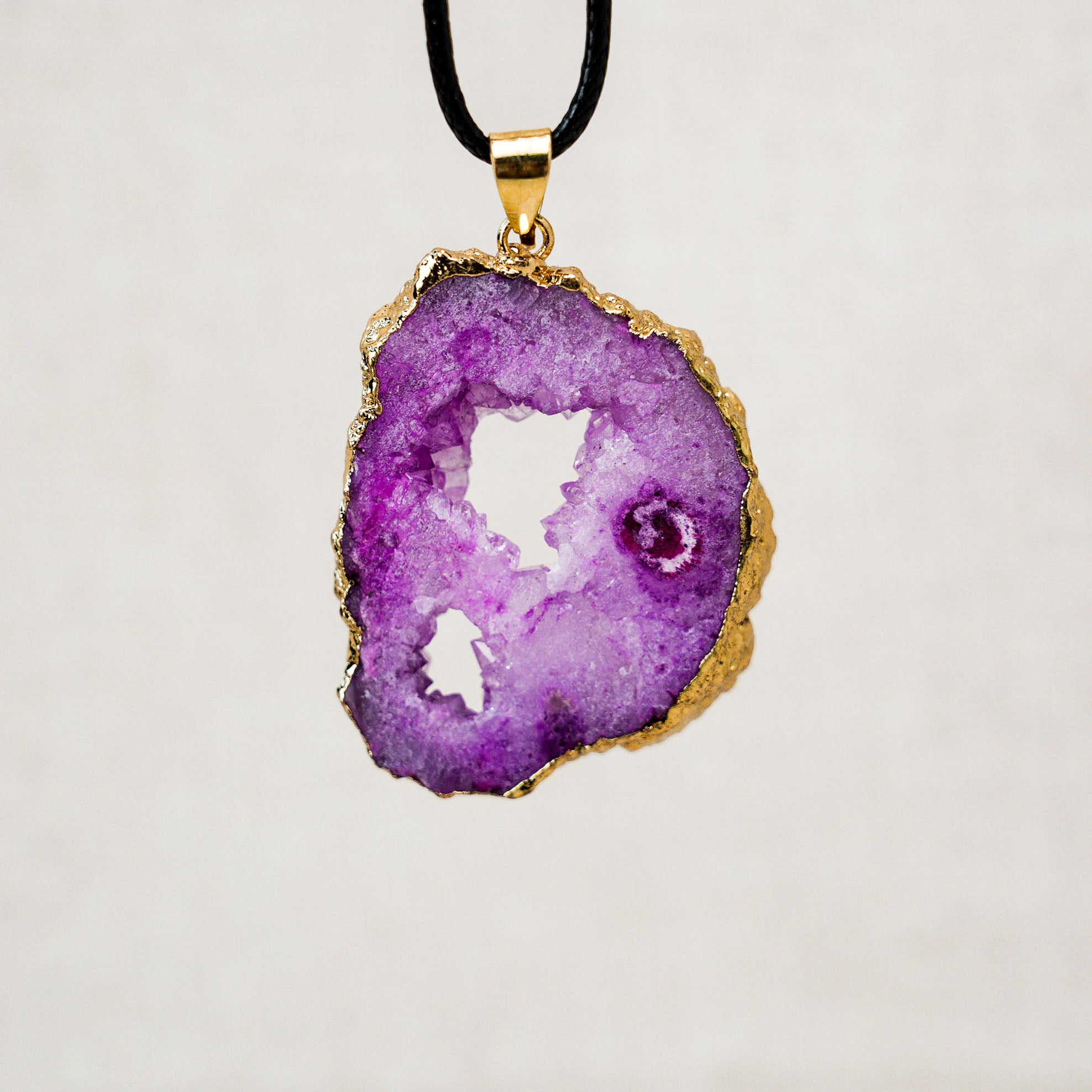 Exquisite handcrafted cluster piece pendant necklace, ideal for both everyday wear and special occasions.