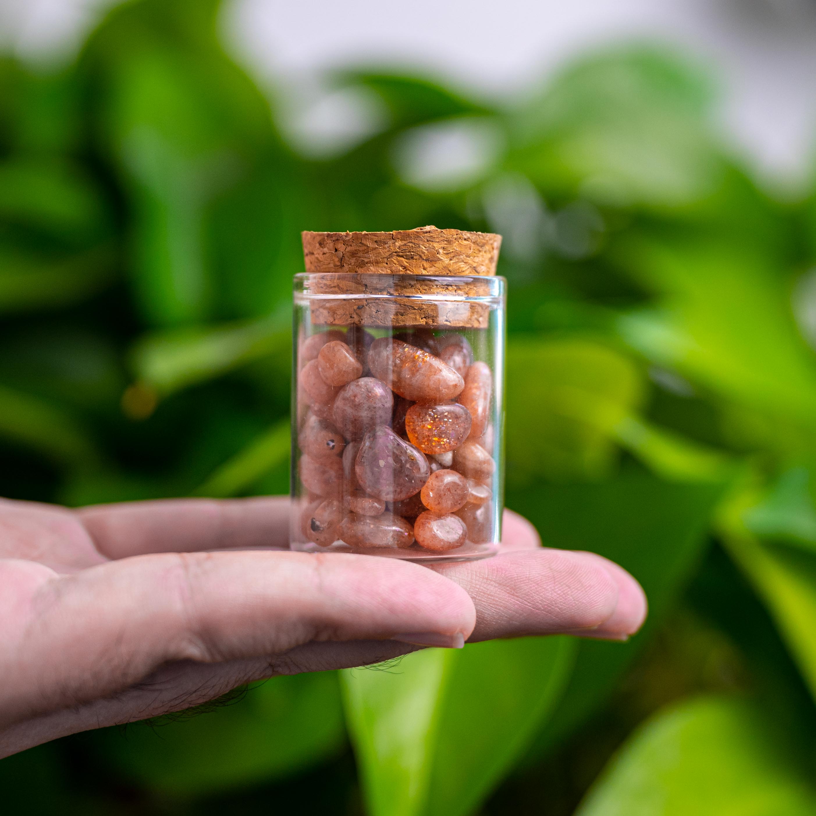 Use Golden Sunstone Chips in your crystal grid for motivation and enthusiasm.
