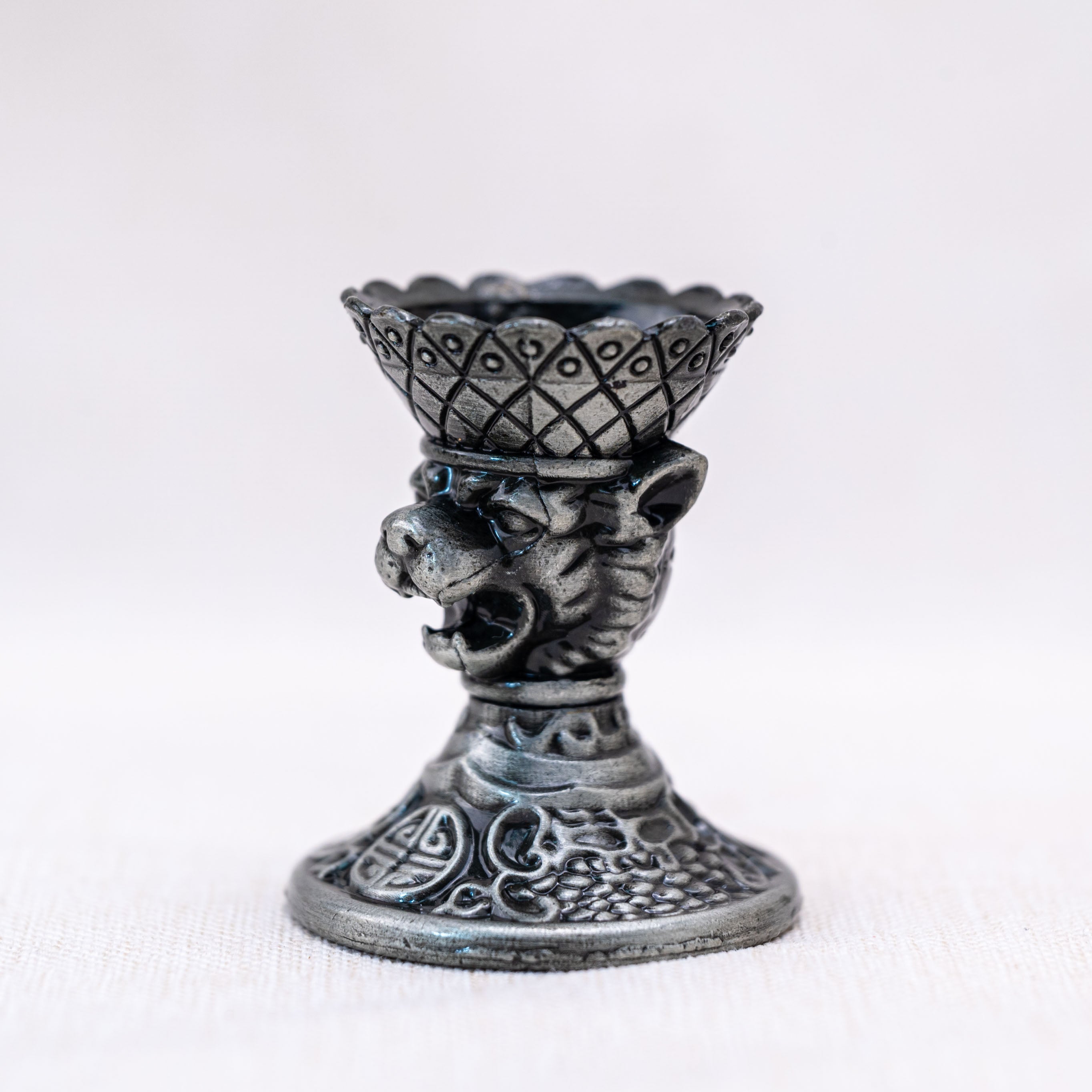 The Tiger Zodiac Animal Crystal Stand embodies courage and leadership, ideal for inspiring confidence and bravery.