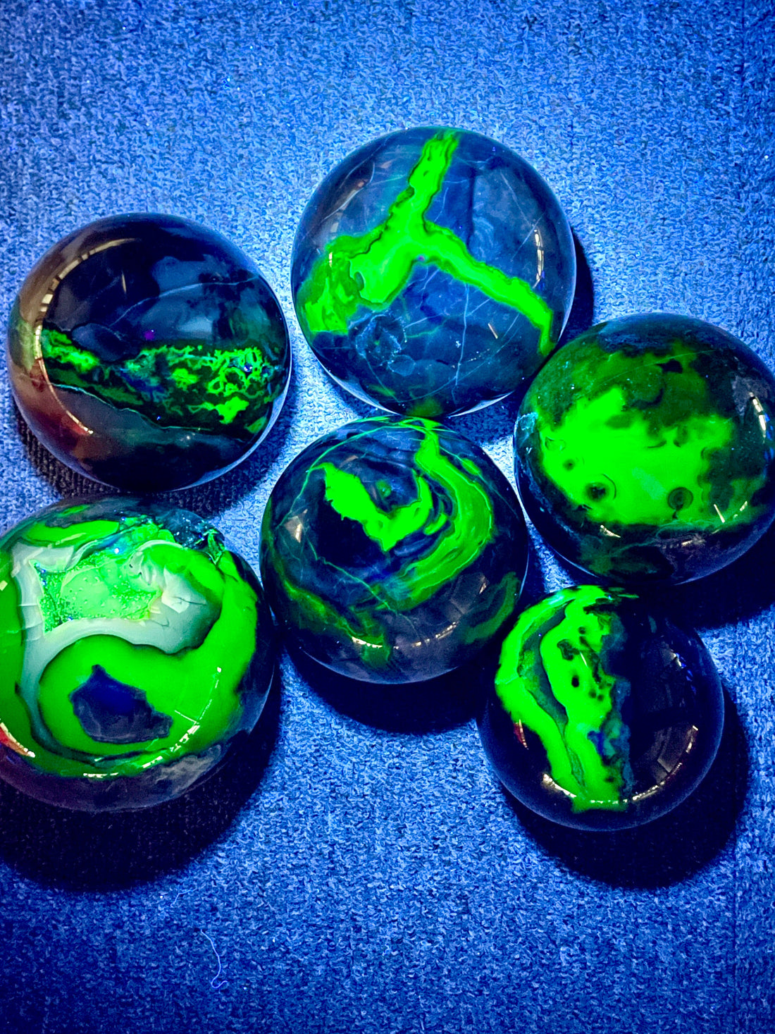 What Are UV Reactive Crystals? Complete Guide to Yooperlite & Fluorescent Stones
