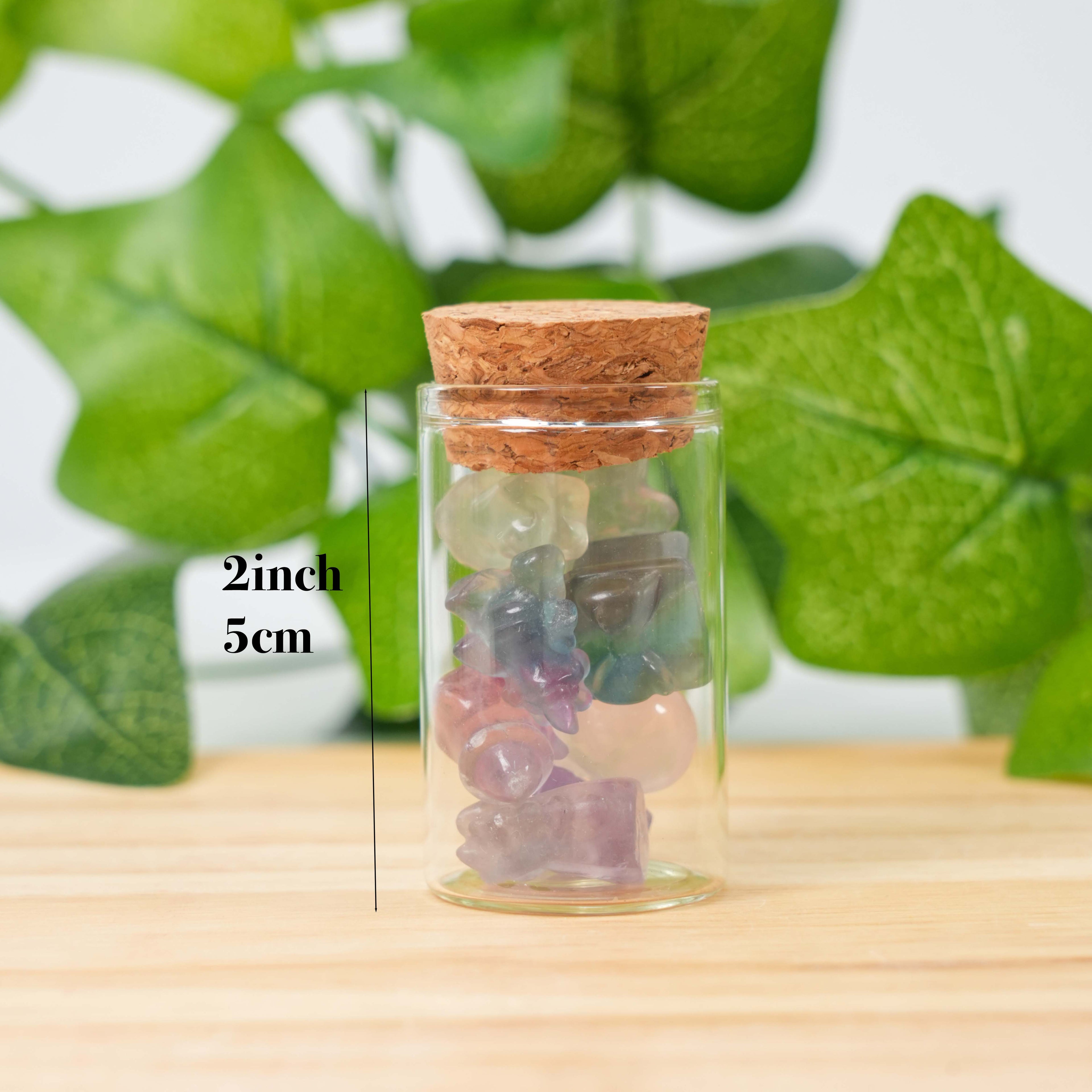 Mini Fluorite Carvings 1cm (0.39in), 9–10pcs Random Shapes per Bottle – Candy Fluorite Crystal Figurines (Cat, Rabbit, Turtle, Bow & More) for DIY Crafts, Decor & Gifts