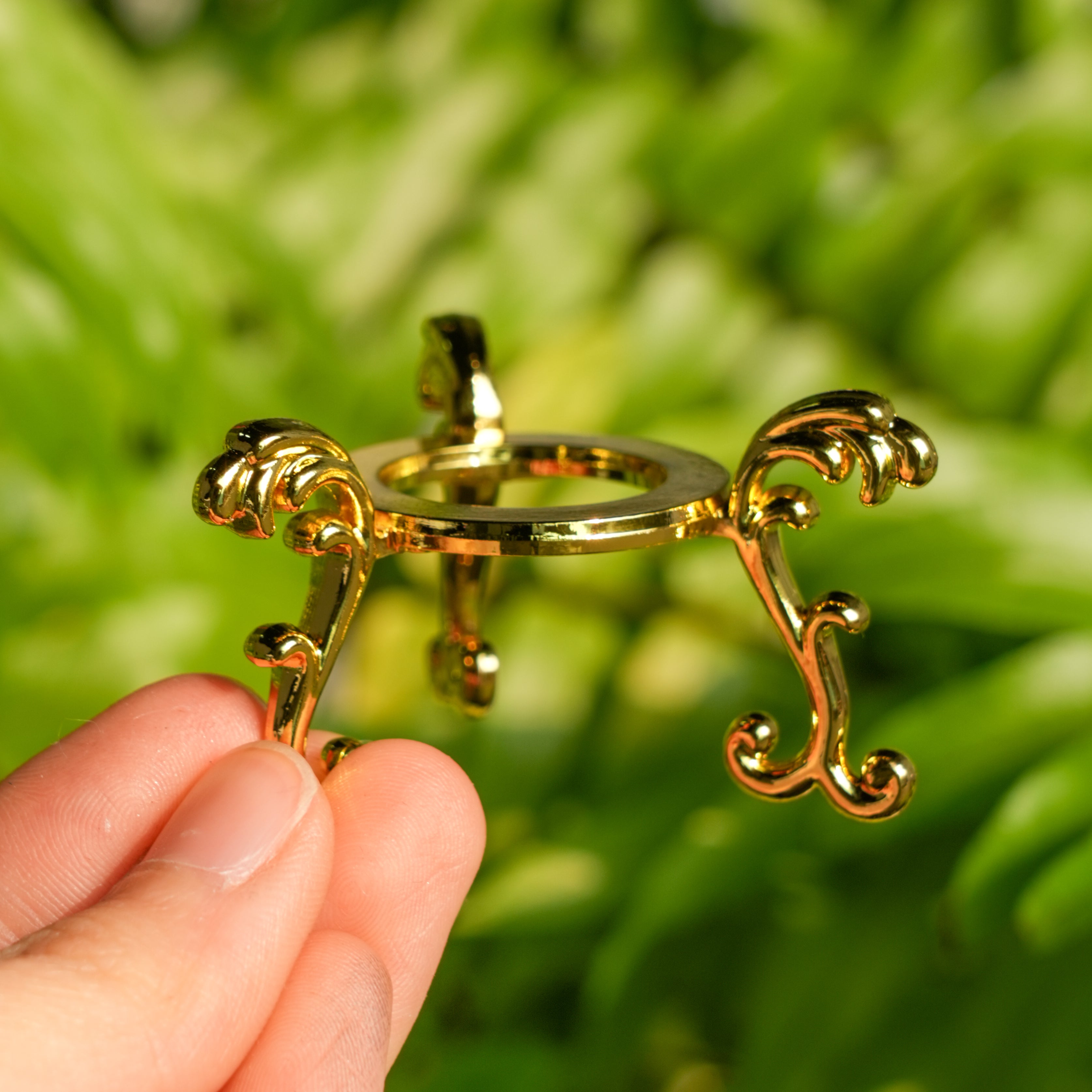 Metal Tripod Sphere Holder