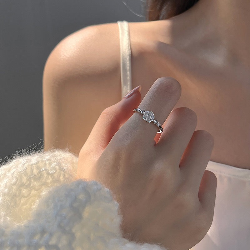 Light Luxury  Crystal White Rose Ring