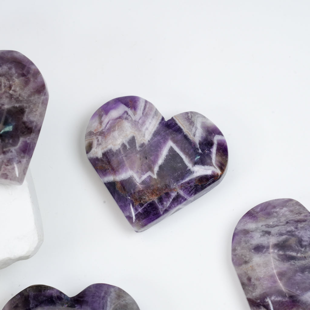 Dream Amethyst Heart Palm Stone, Polished Chevron Amethyst Heart Worry Stone, Natural Crystal Thumb Stone for Meditation, Stress Relief & Spiritual Decor
