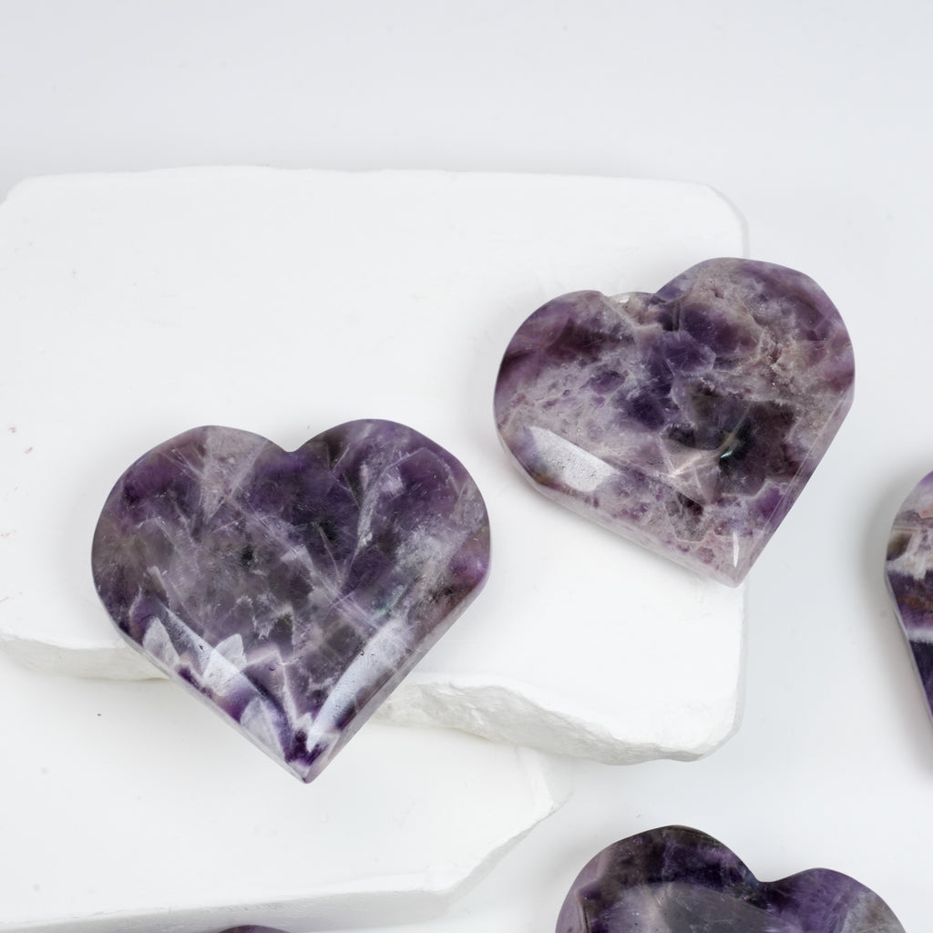 Dream Amethyst Heart Palm Stone, Polished Chevron Amethyst Heart Worry Stone, Natural Crystal Thumb Stone for Meditation, Stress Relief & Spiritual Decor