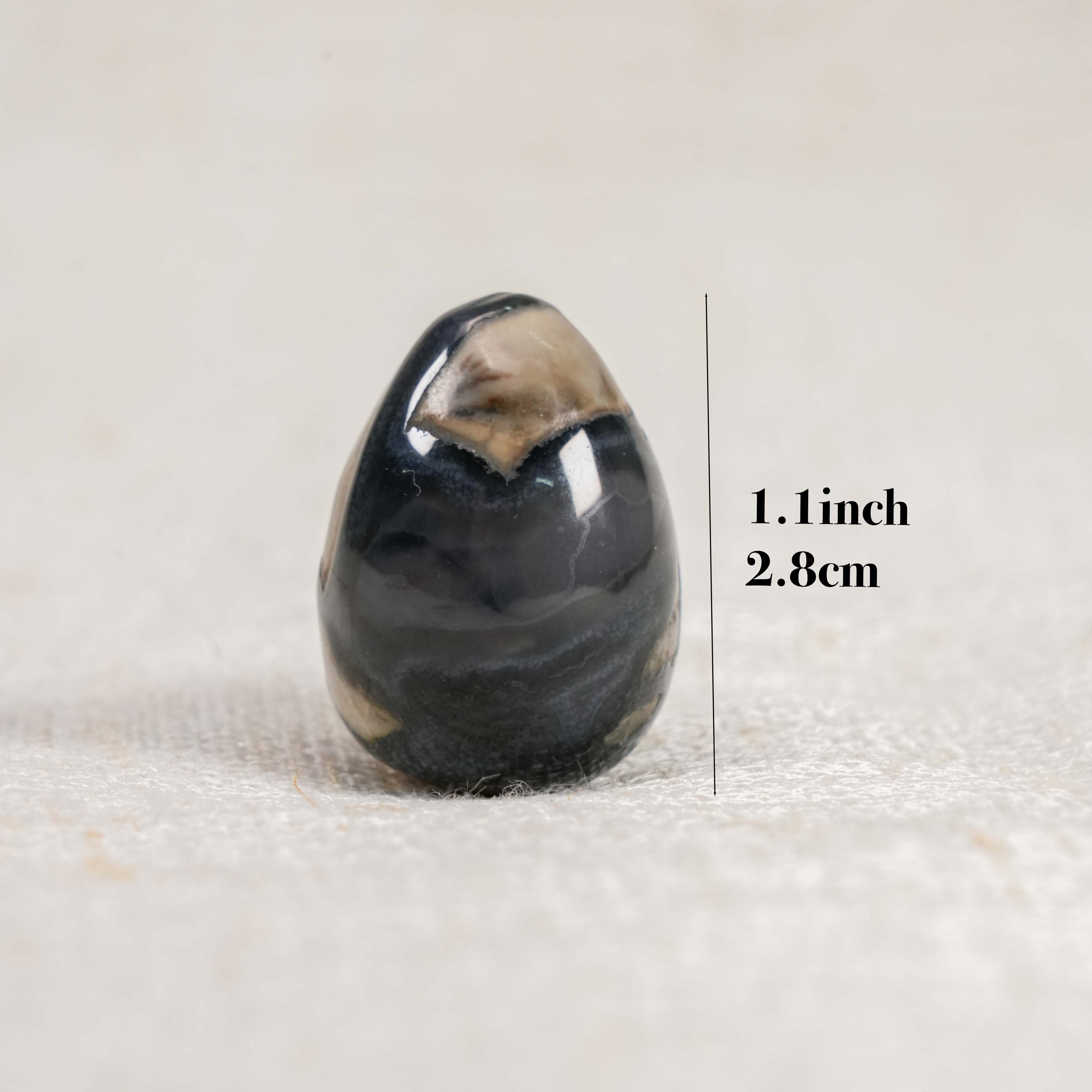 Natural UV Reactive Black Volcanic Agate Egg Tumbled Stone, Polished Fluorescent Volcanic Agate Palm Worry Stone for Meditation Altar Crystal Decor Gift