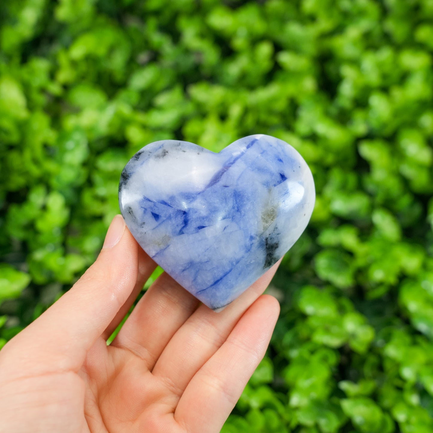 Sodalite Heart Crystal – Calm Energy & Intuition Worry Ston