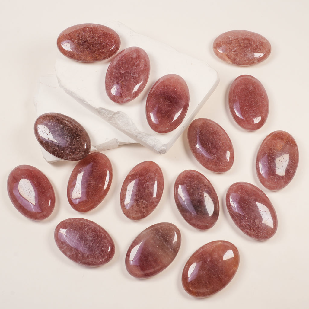 Natural Strawberry Quartz Palm Stone, Polished Oval Worry Stone, Healing Crystal Pocket Stone for Meditation, Chakra Energy Balancing & Spiritual Gift