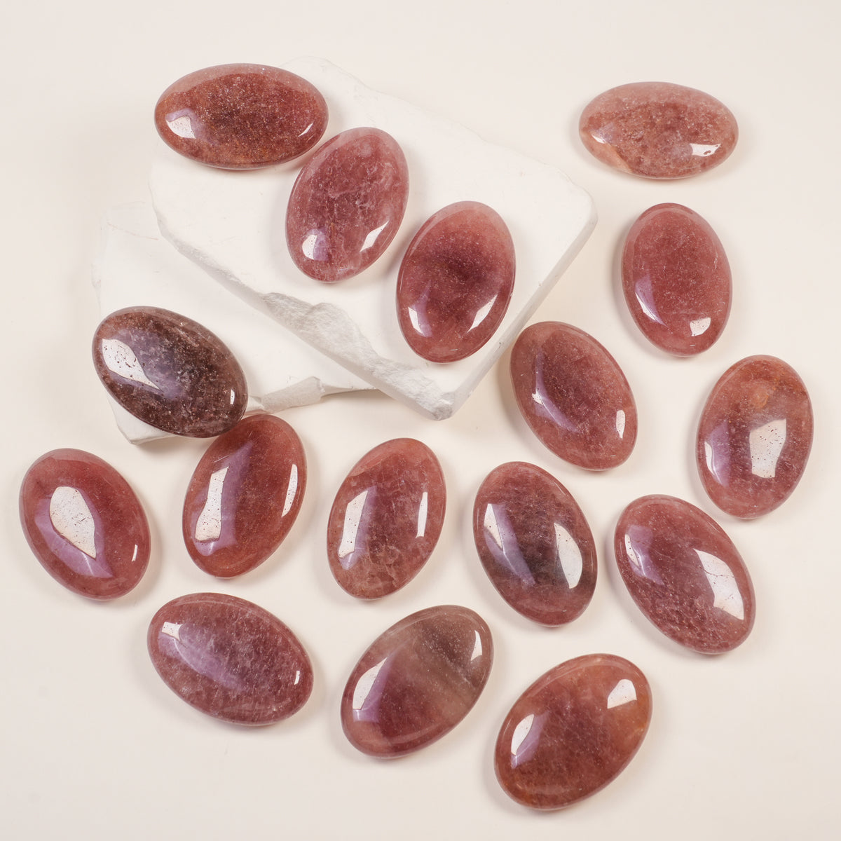 Natural Strawberry Quartz Palm Stone, Polished Oval Worry Stone, Healing Crystal Pocket Stone for Meditation, Chakra Energy Balancing & Spiritual Gift