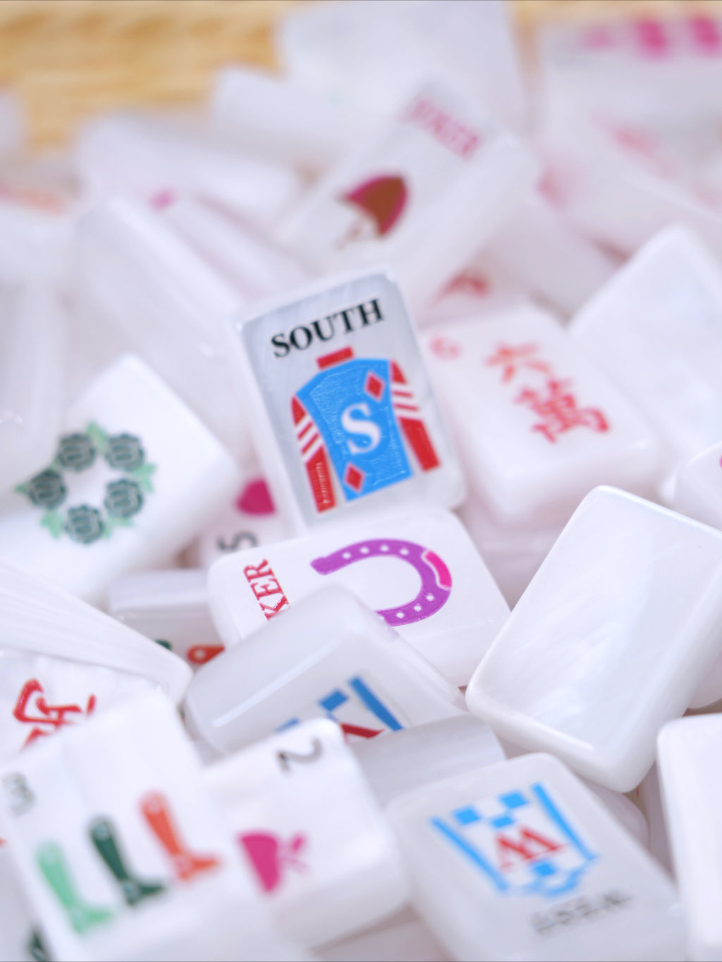 Pearlescent Shell White  Mahjong Set