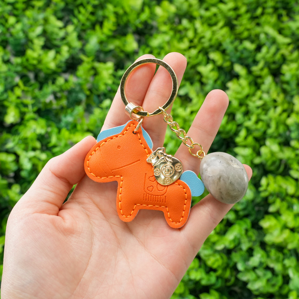 Natural Crystal Pony Keychain - Hand-Carved Gemstone Horse Bag Charm, Spiritual Animal Healing Stone Key Ring, Lucky Charm Gift for Women & Girls