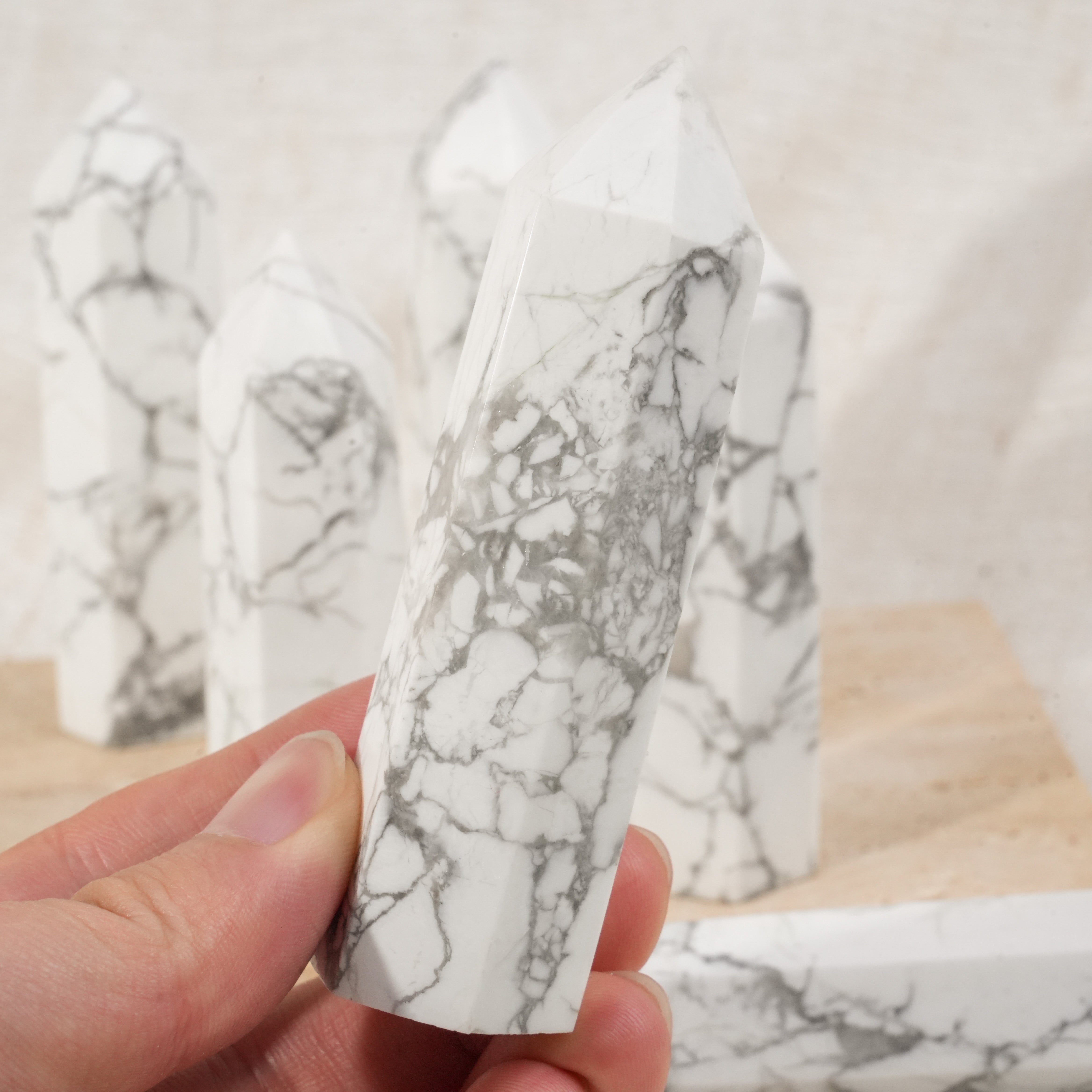 Howlite Point
