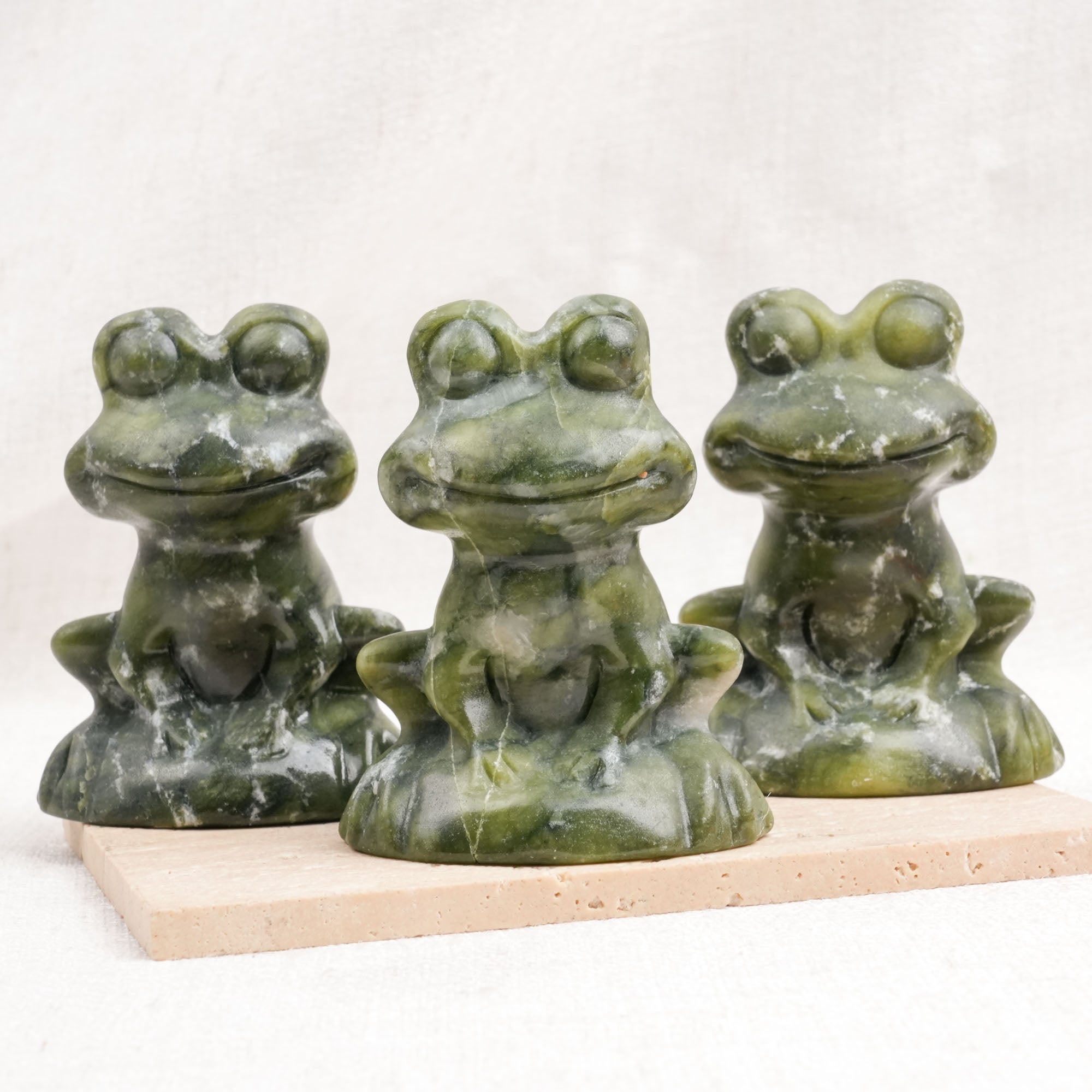 Xiuyu Jade Frog Carving