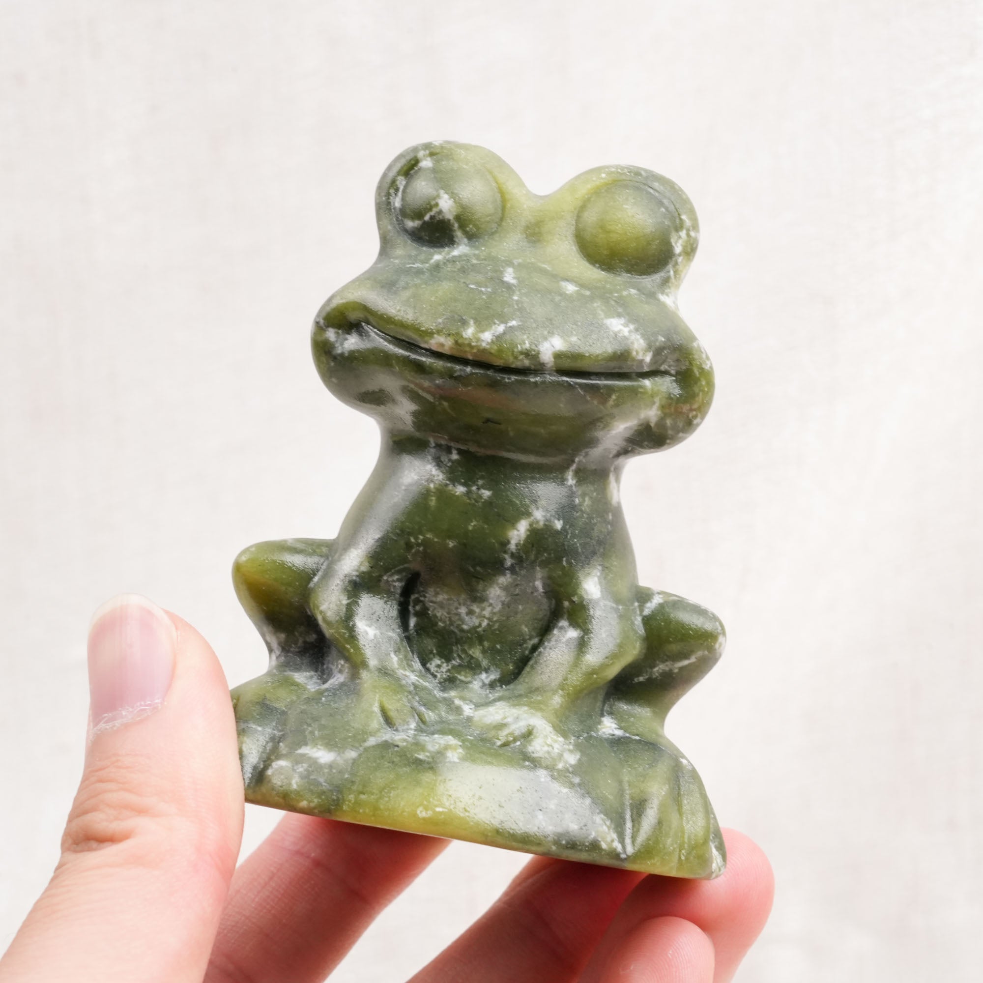 Xiuyu Jade Frog Carving