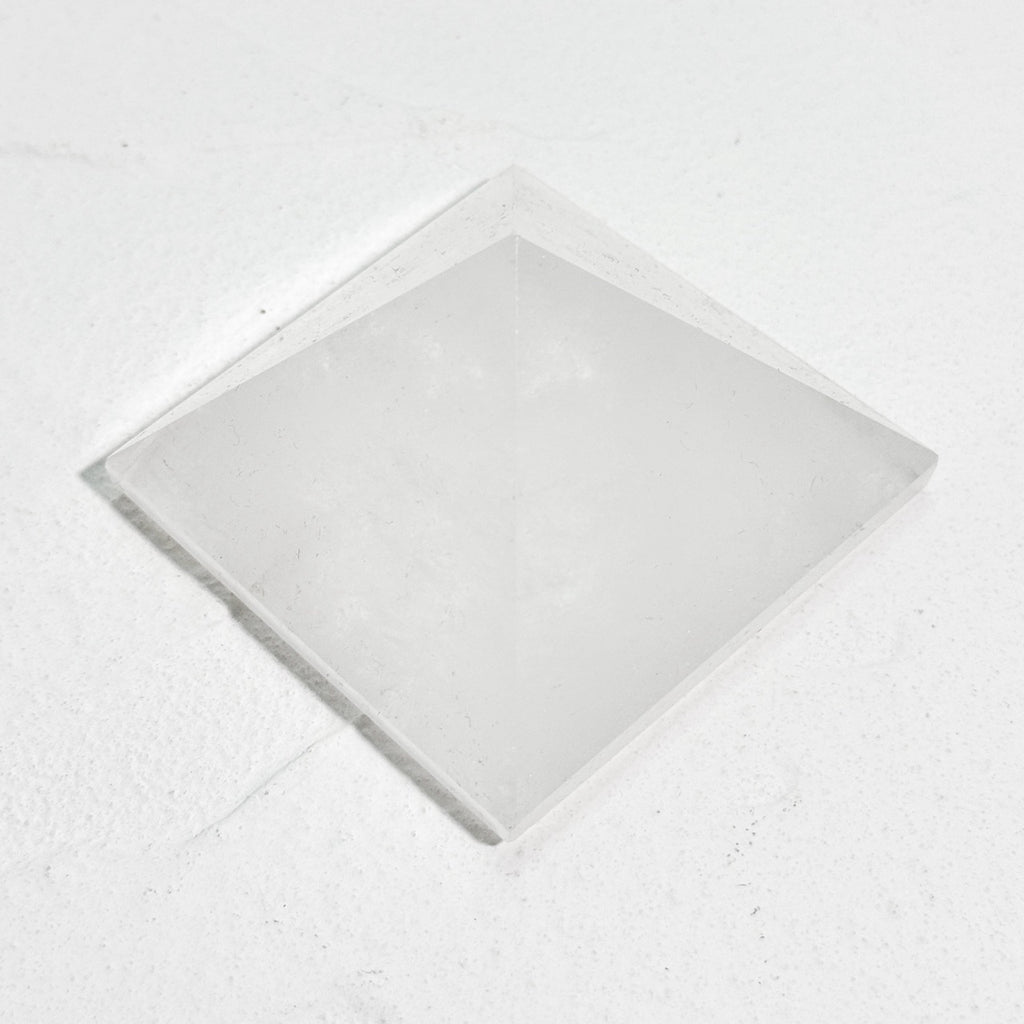 Clear Quartz Pyramid Crystal for Energy Healing